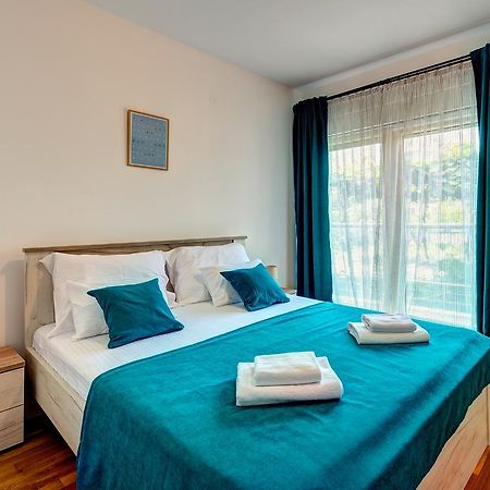 Apartments Villa Adriatic Τίβατ Εξωτερικό φωτογραφία