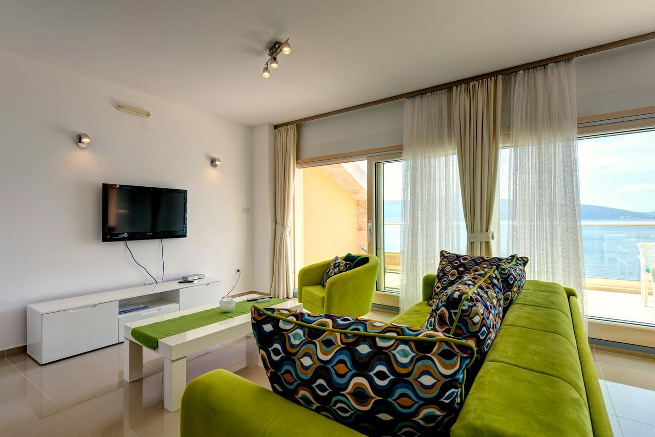 Apartments Villa Adriatic Τίβατ Εξωτερικό φωτογραφία