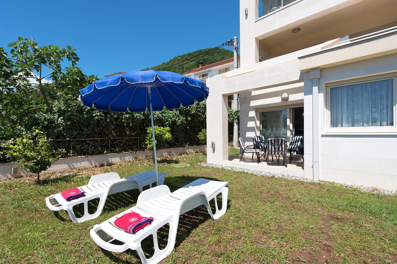 Apartments Villa Adriatic Τίβατ Εξωτερικό φωτογραφία