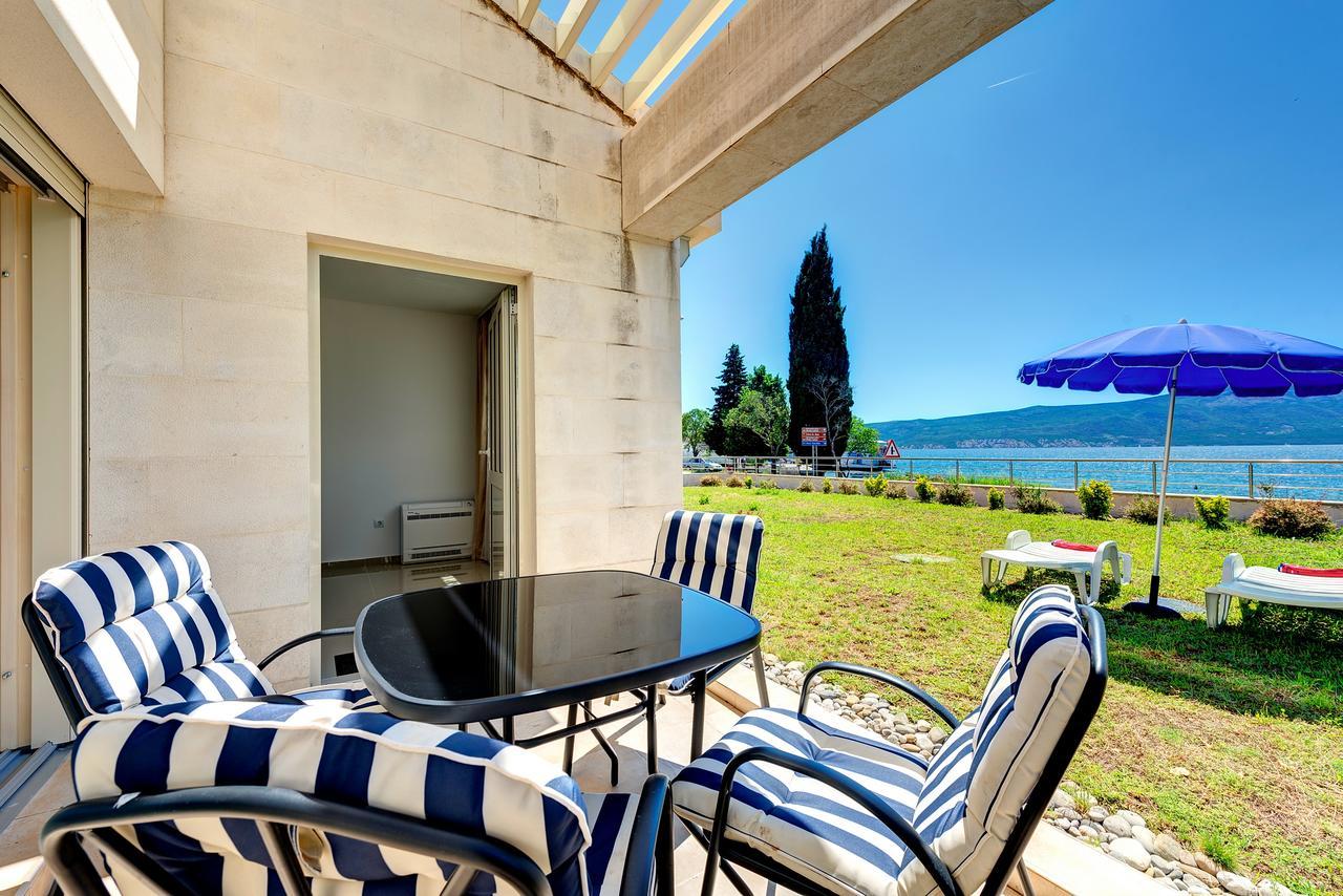 Apartments Villa Adriatic Τίβατ Εξωτερικό φωτογραφία