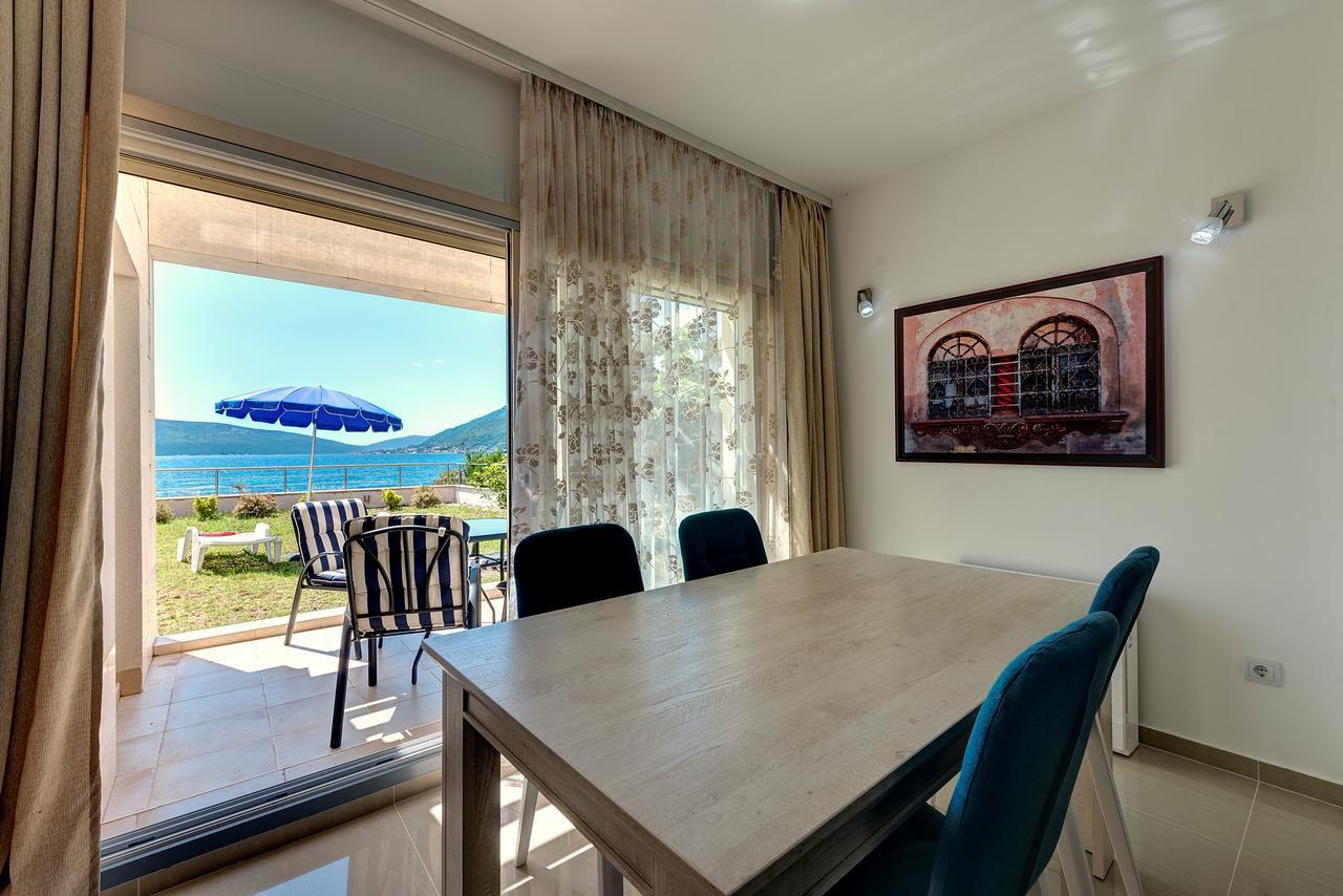 Apartments Villa Adriatic Τίβατ Εξωτερικό φωτογραφία