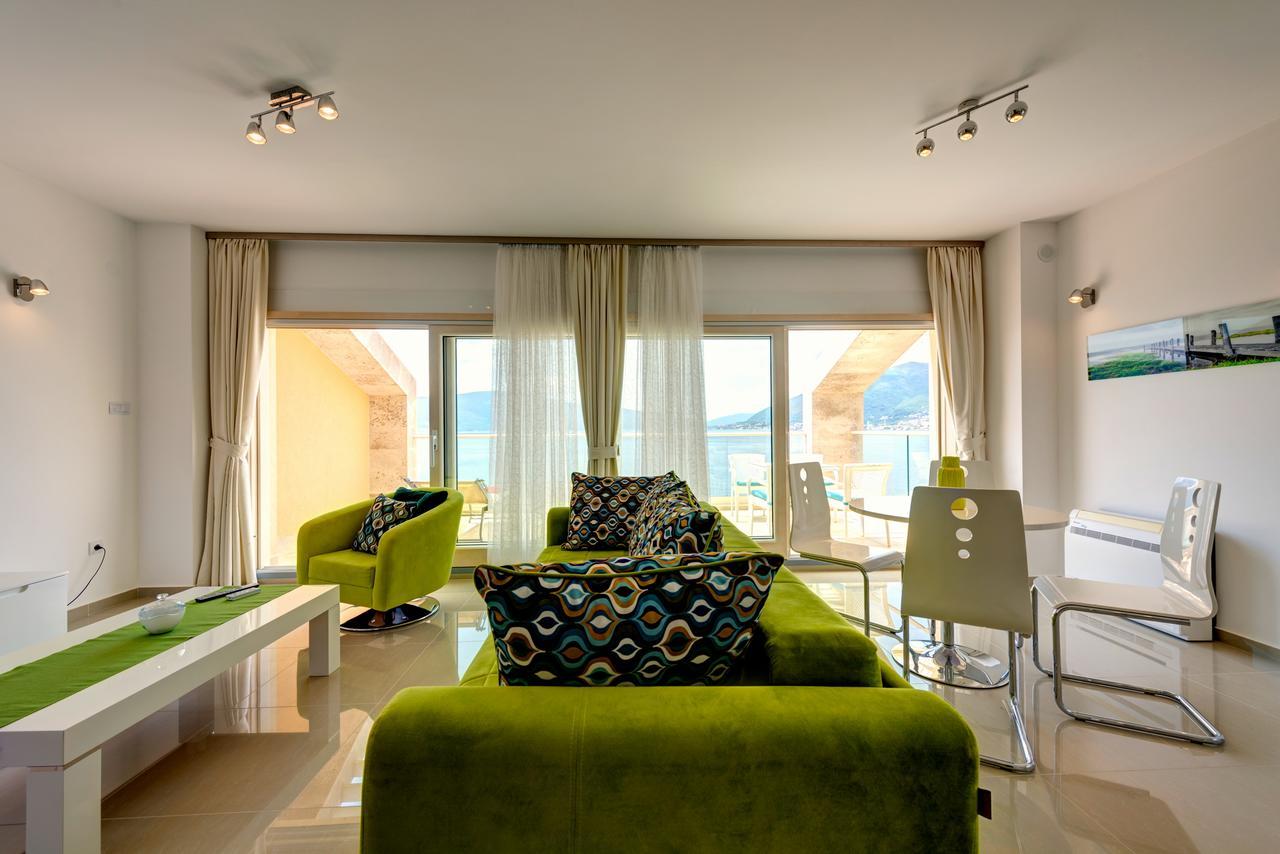 Apartments Villa Adriatic Τίβατ Εξωτερικό φωτογραφία