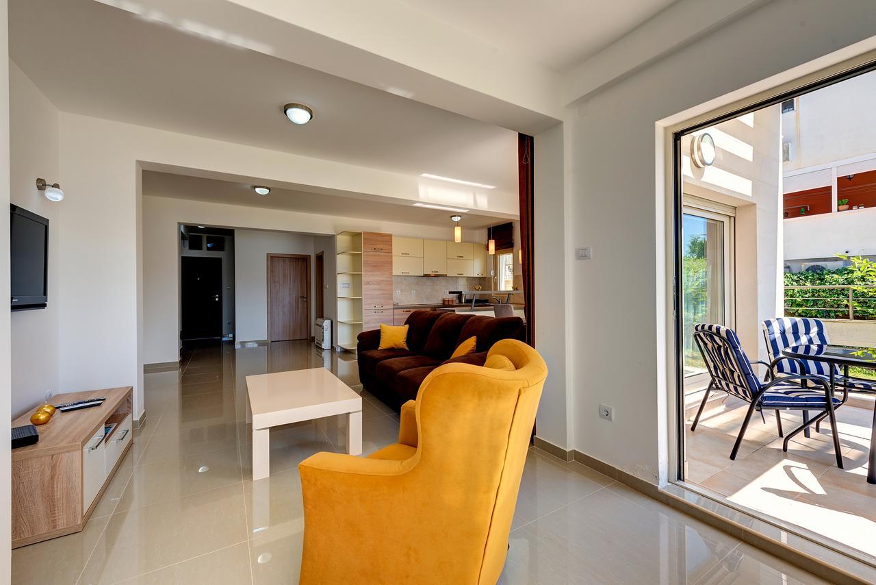 Apartments Villa Adriatic Τίβατ Εξωτερικό φωτογραφία