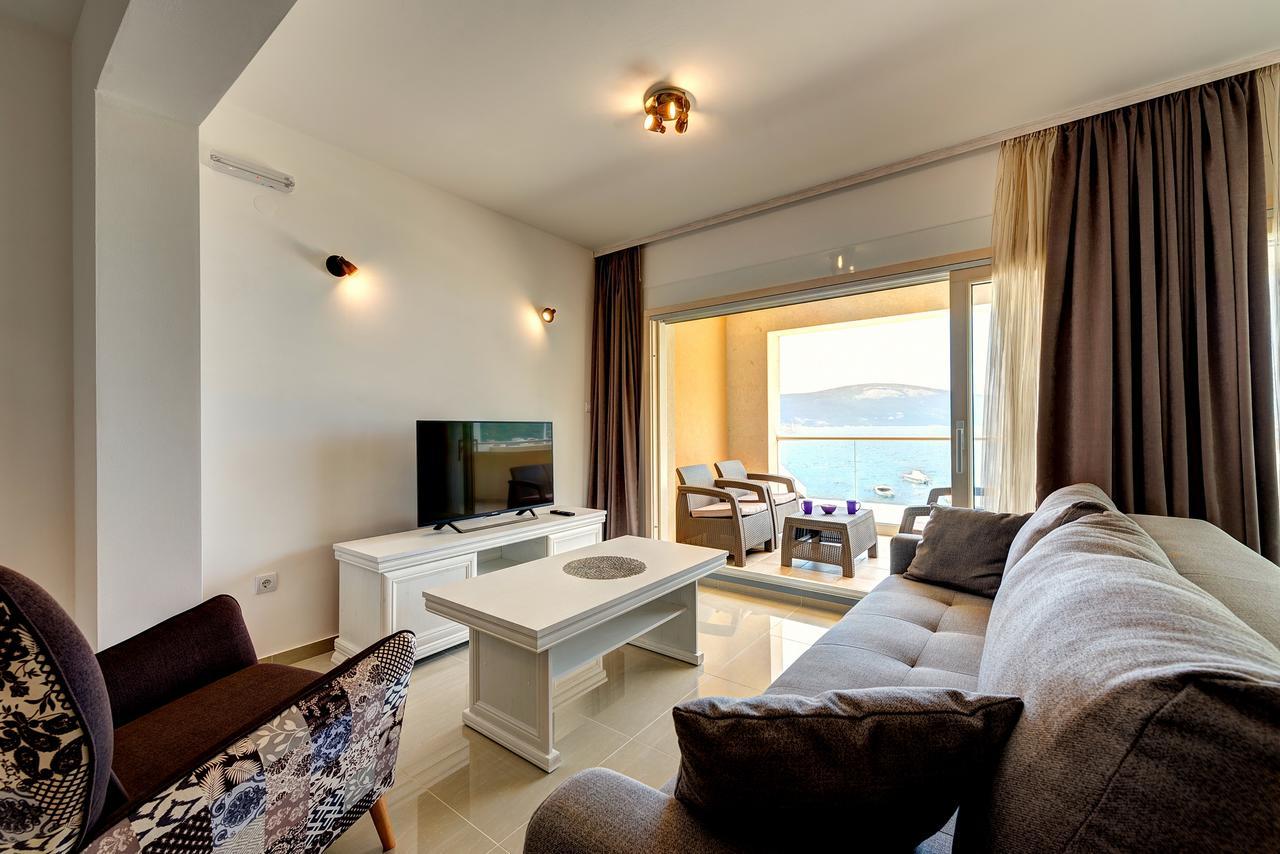 Apartments Villa Adriatic Τίβατ Εξωτερικό φωτογραφία