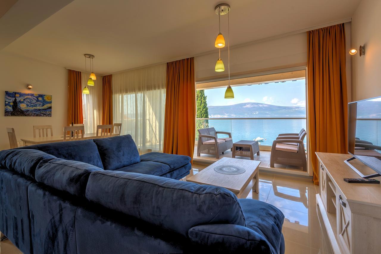 Apartments Villa Adriatic Τίβατ Εξωτερικό φωτογραφία