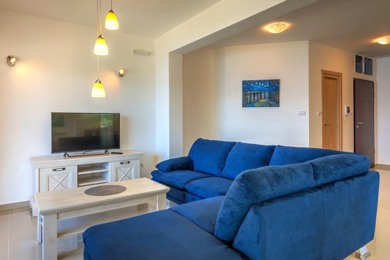 Apartments Villa Adriatic Τίβατ Εξωτερικό φωτογραφία