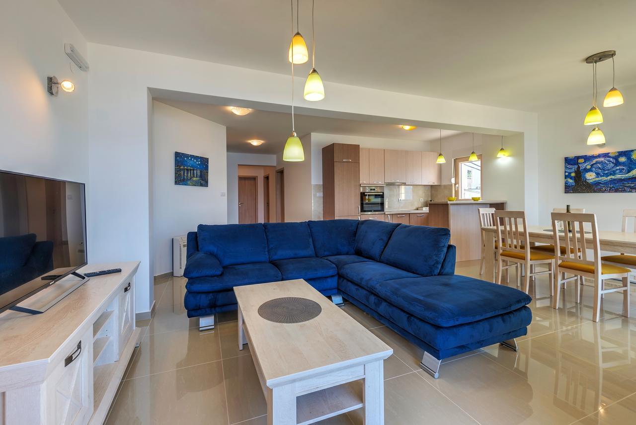 Apartments Villa Adriatic Τίβατ Εξωτερικό φωτογραφία